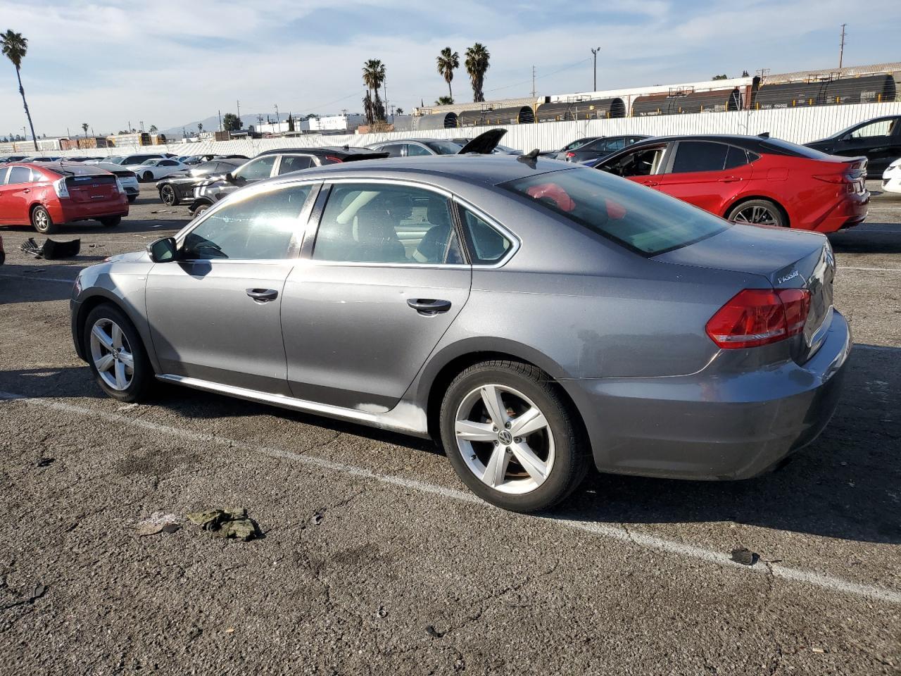2014 VOLKSWAGEN Passat