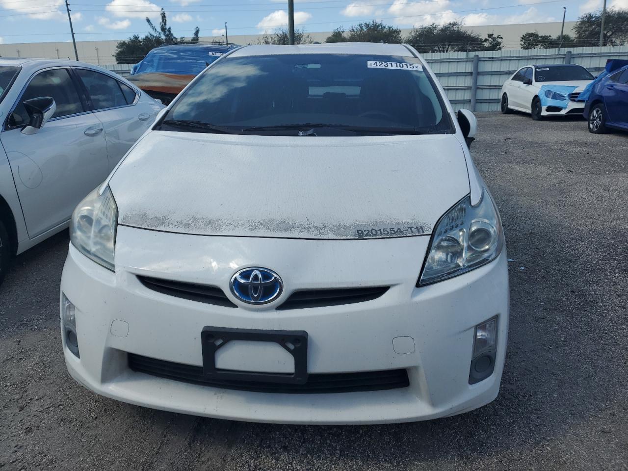 2011 TOYOTA PRIUS