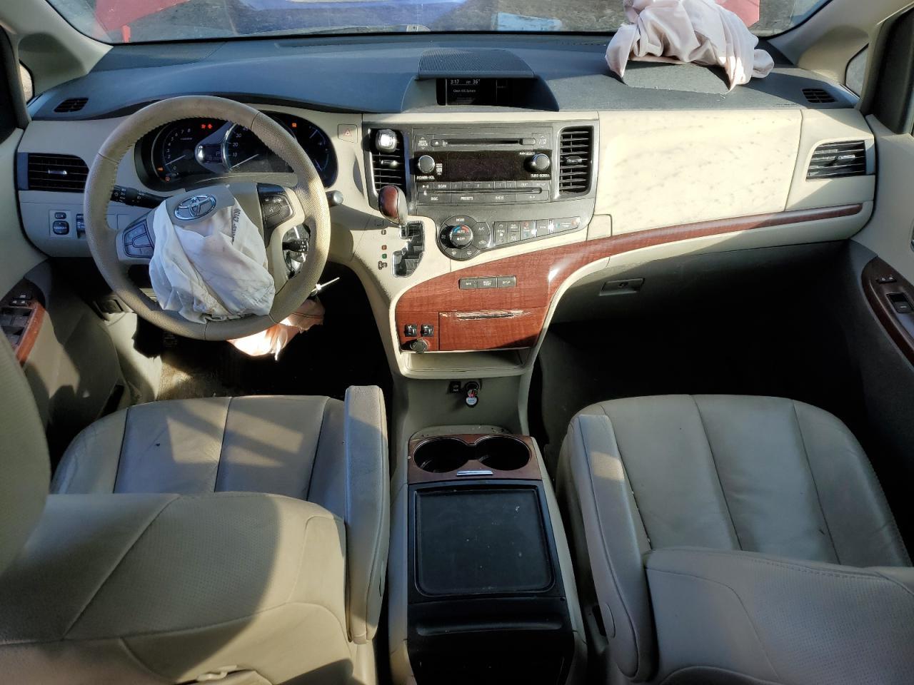 2012 TOYOTA SIENNA