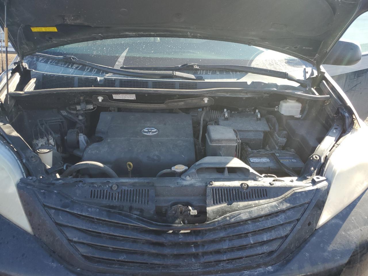 2014 TOYOTA SIENNA