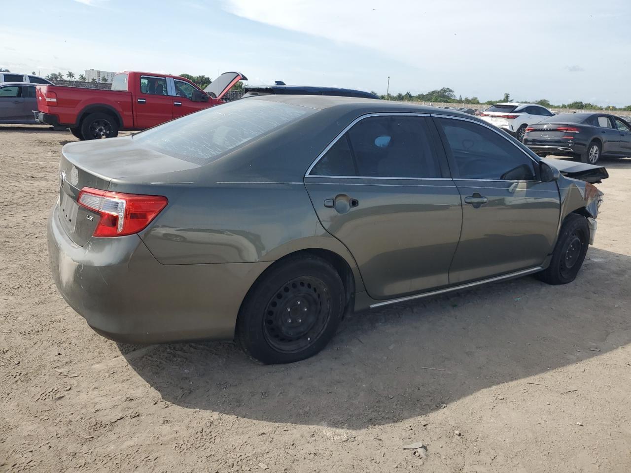 2014 TOYOTA CAMRY