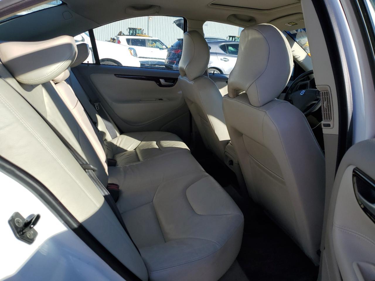 2004 VOLVO S60