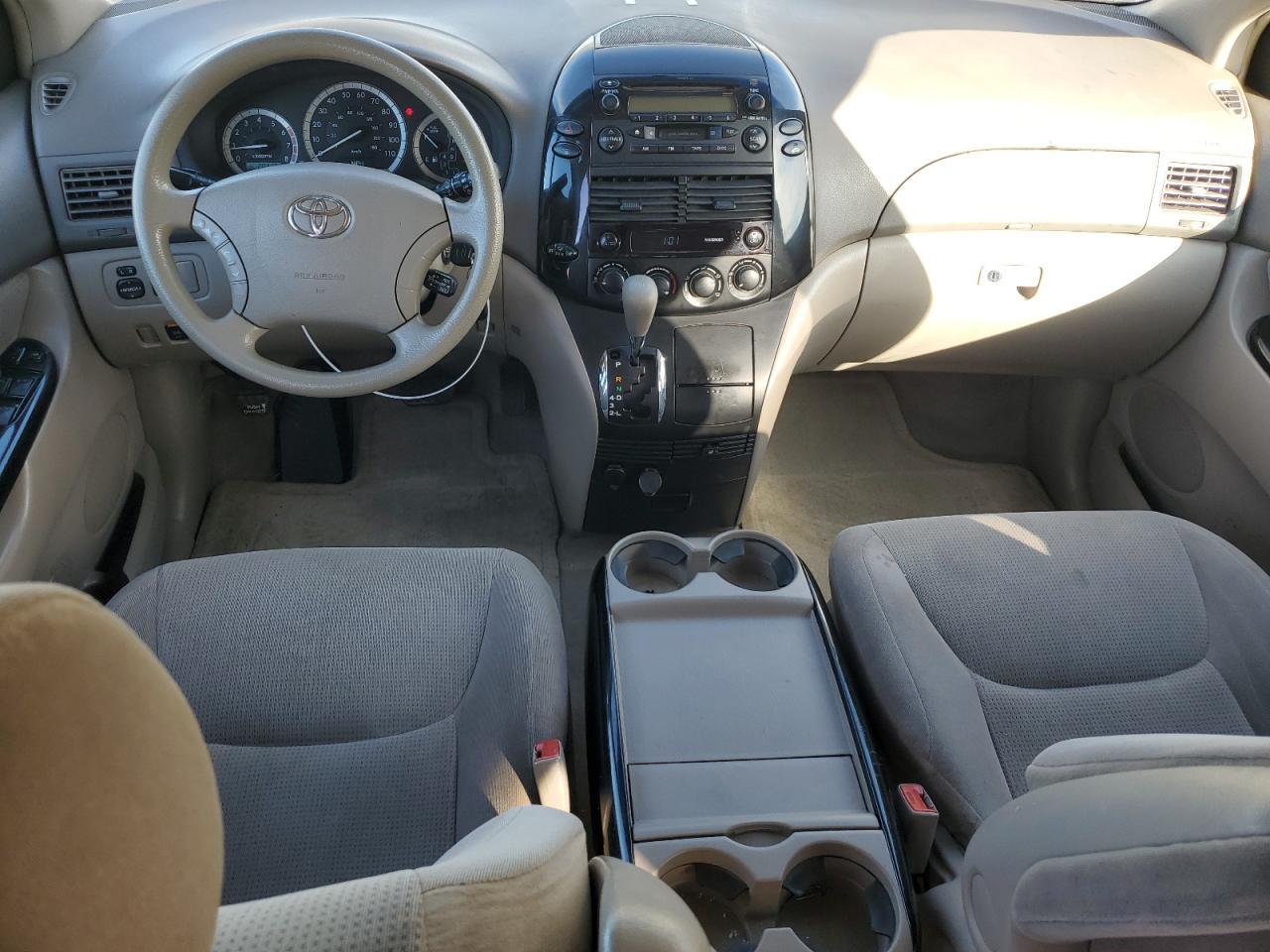 2004 TOYOTA SIENNA