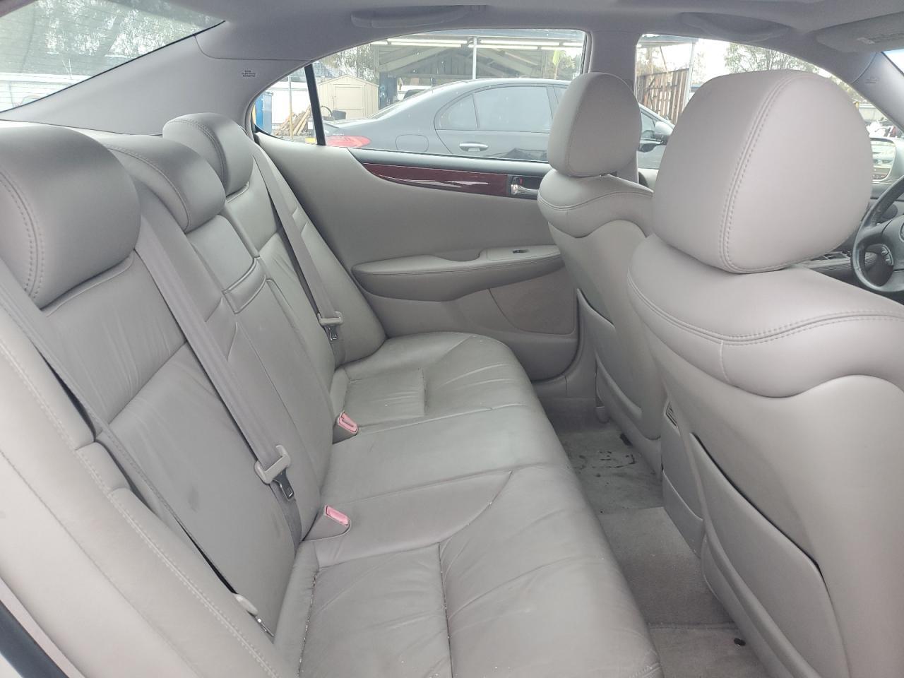 2004 LEXUS ES 330
