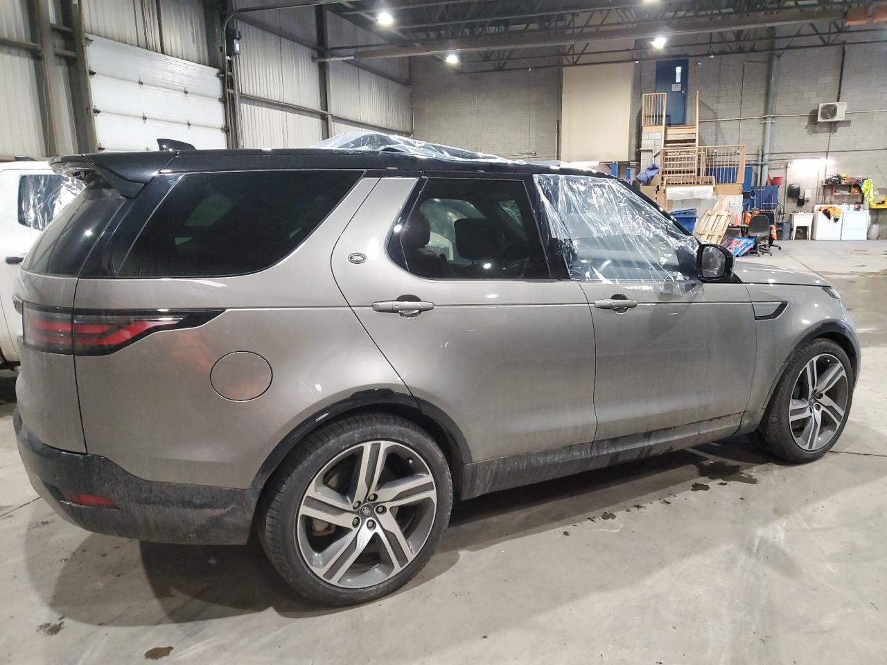 2024 LAND ROVER Discovery