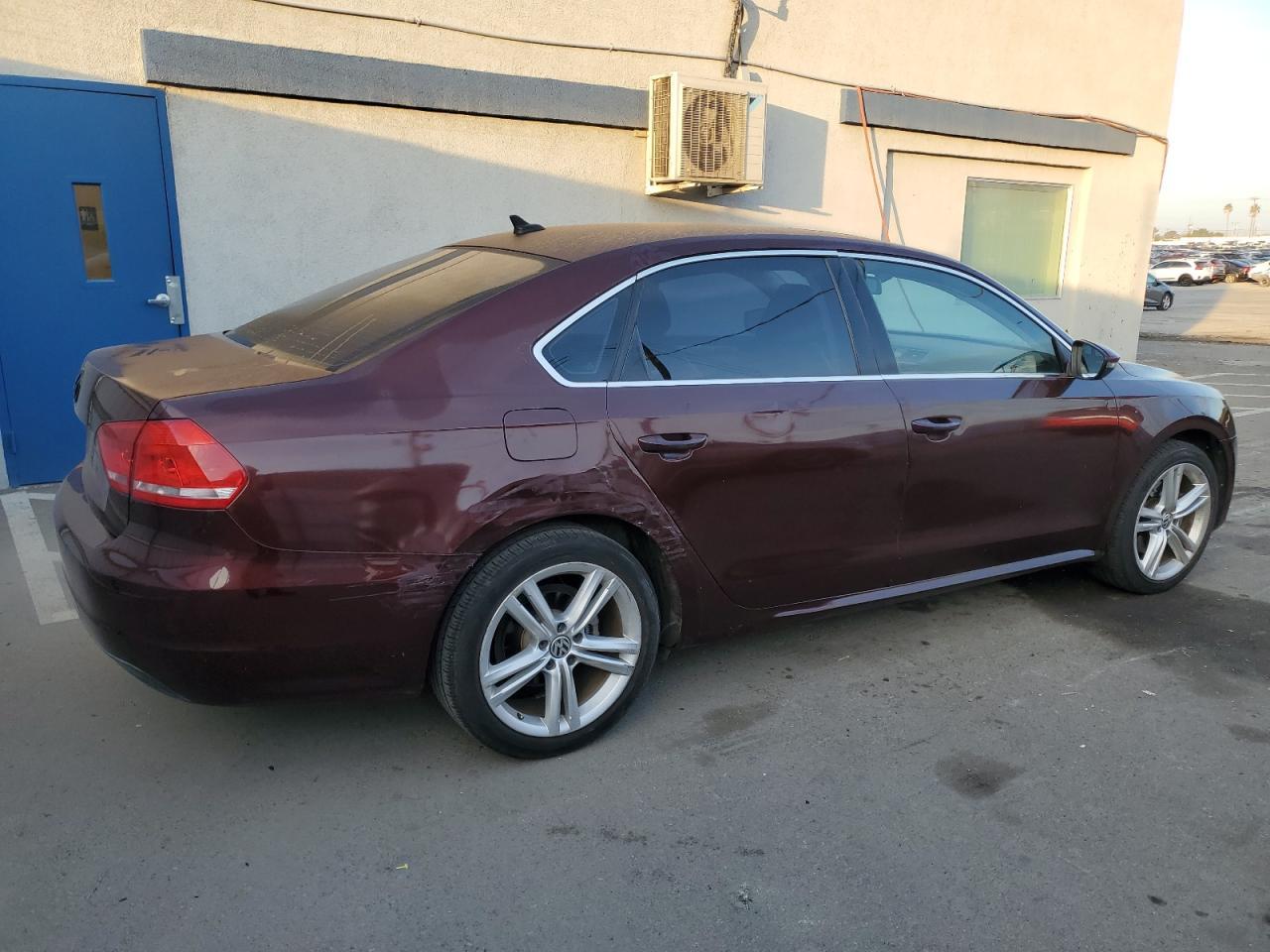 2014 VOLKSWAGEN Passat