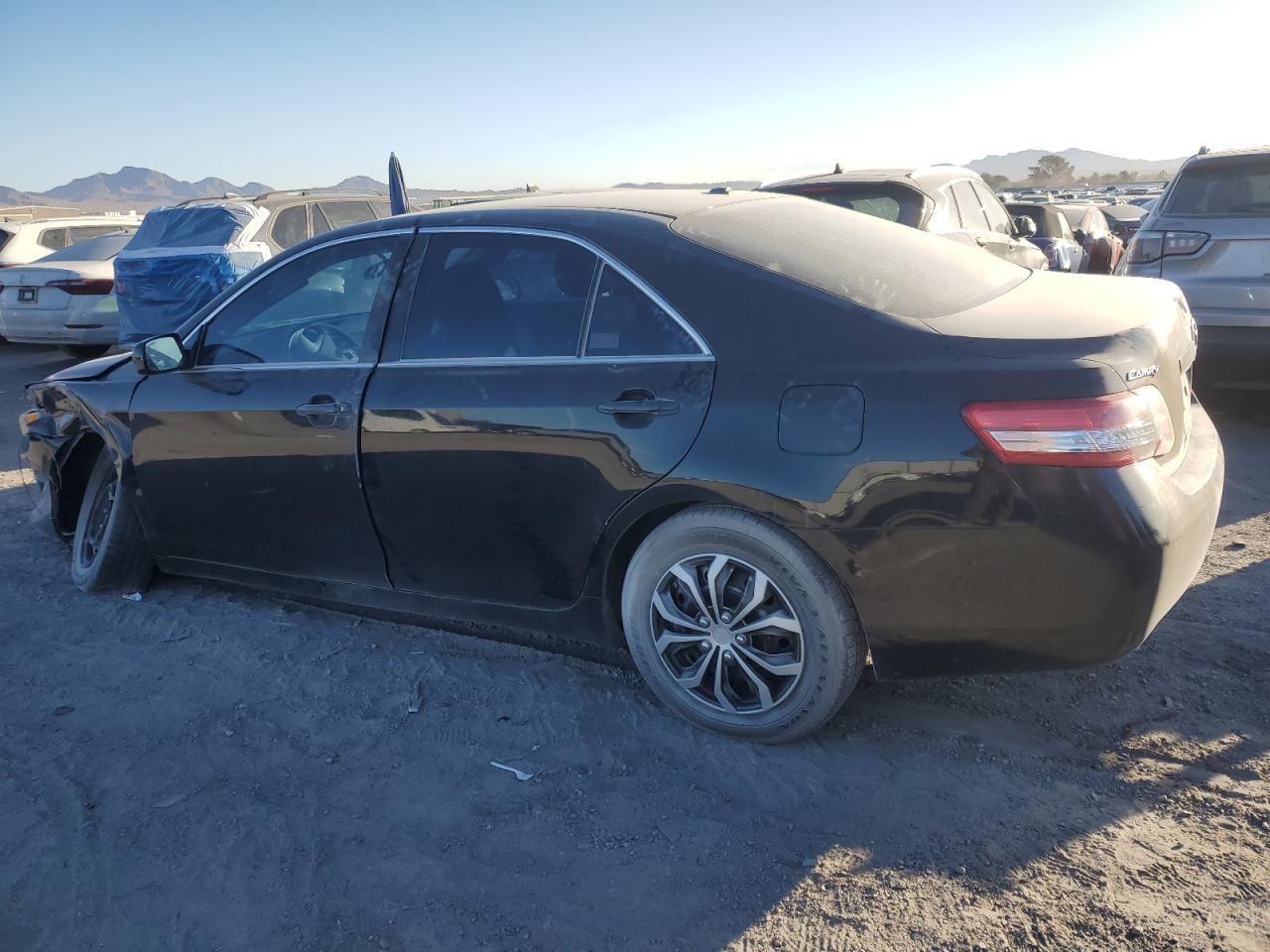 2011 TOYOTA CAMRY