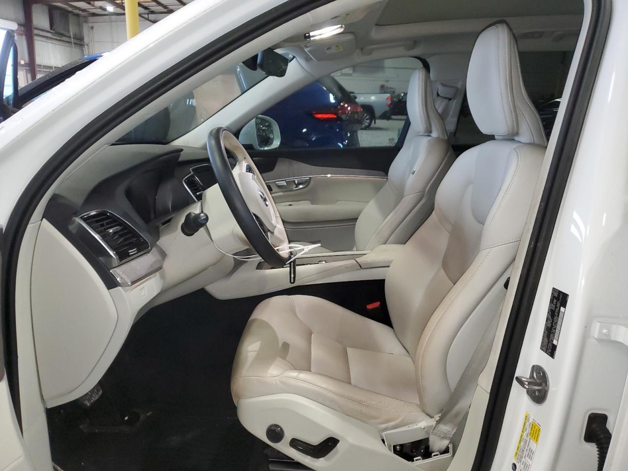 2023 VOLVO XC90