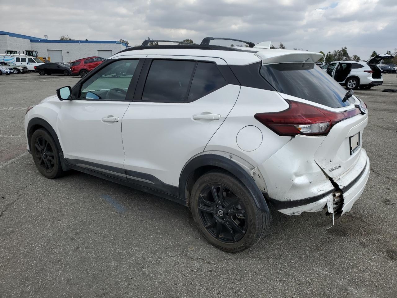 2021 NISSAN KICKS