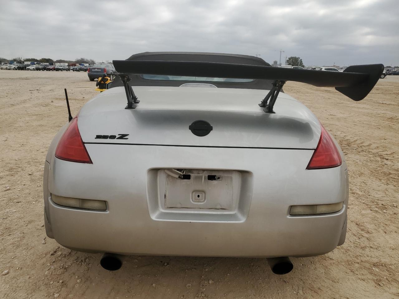 2004 NISSAN Z