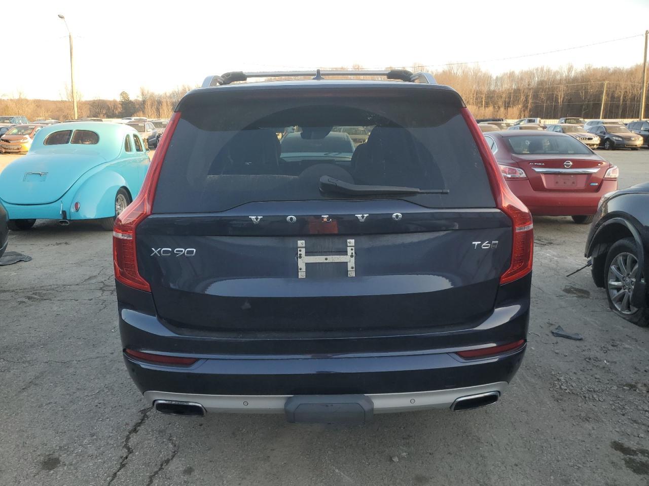 2016 VOLVO XC90