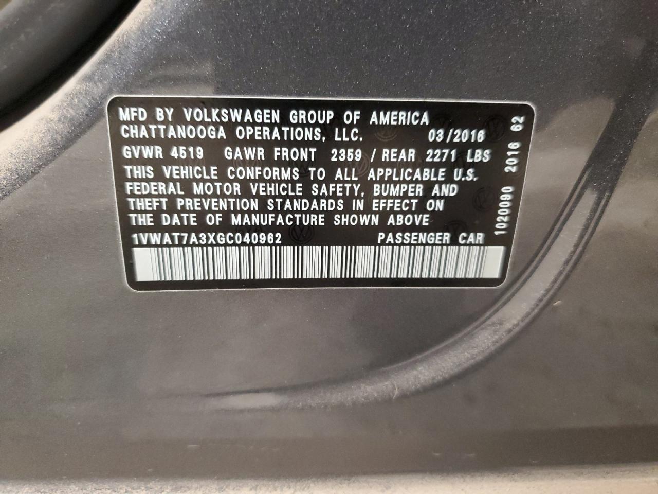 2016 VOLKSWAGEN Passat