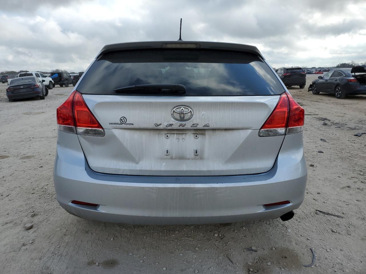 2011 TOYOTA VENZA