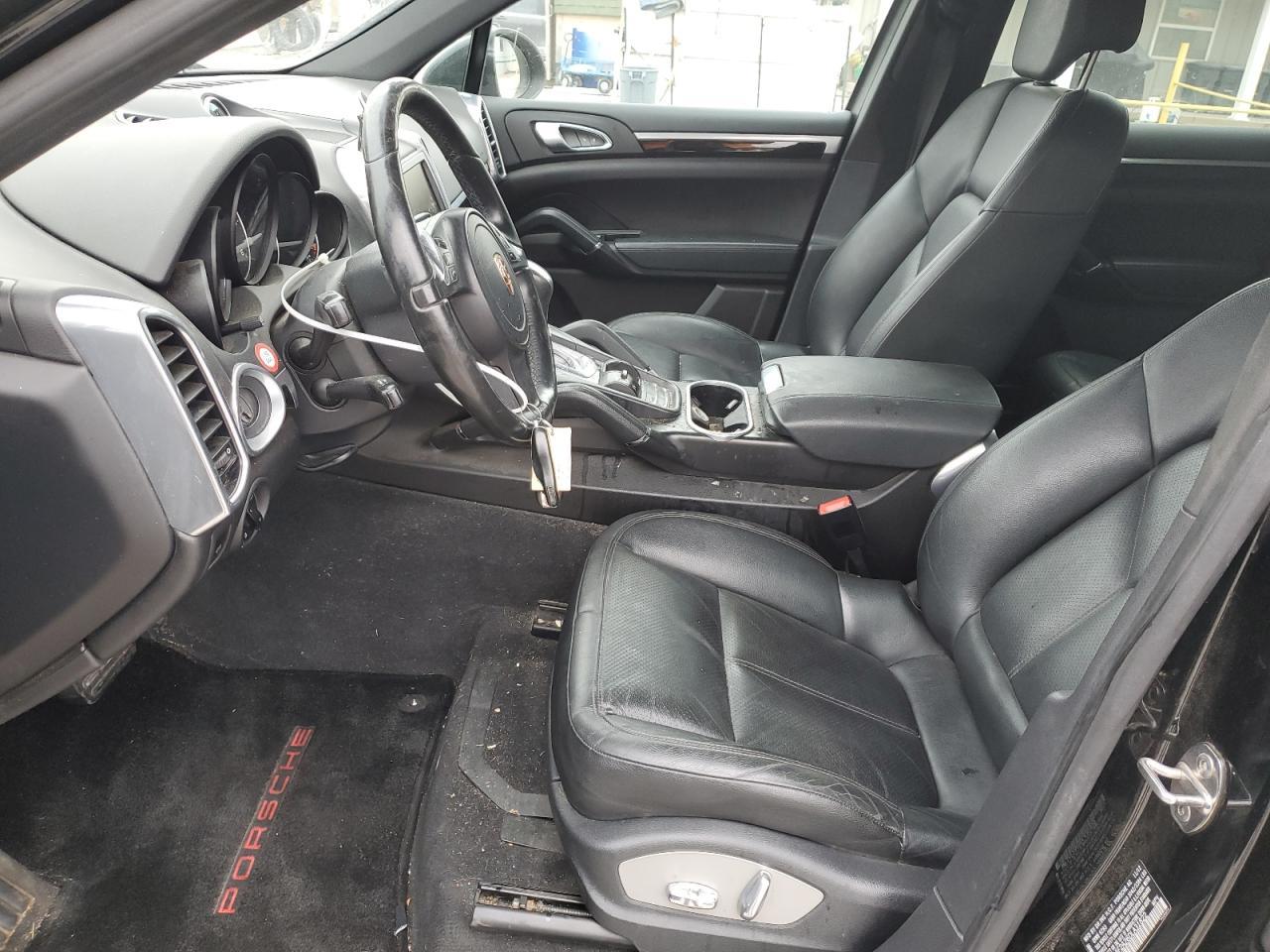 2013 PORSCHE CAYENNE