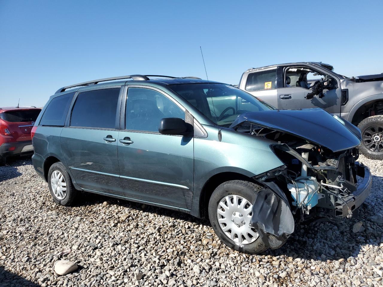 2005 TOYOTA SIENNA