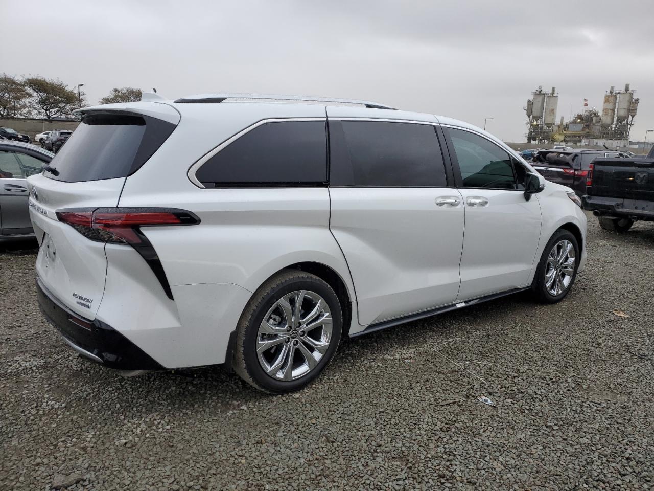 2024 TOYOTA SIENNA