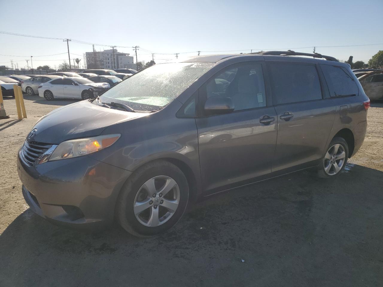 2016 TOYOTA SIENNA