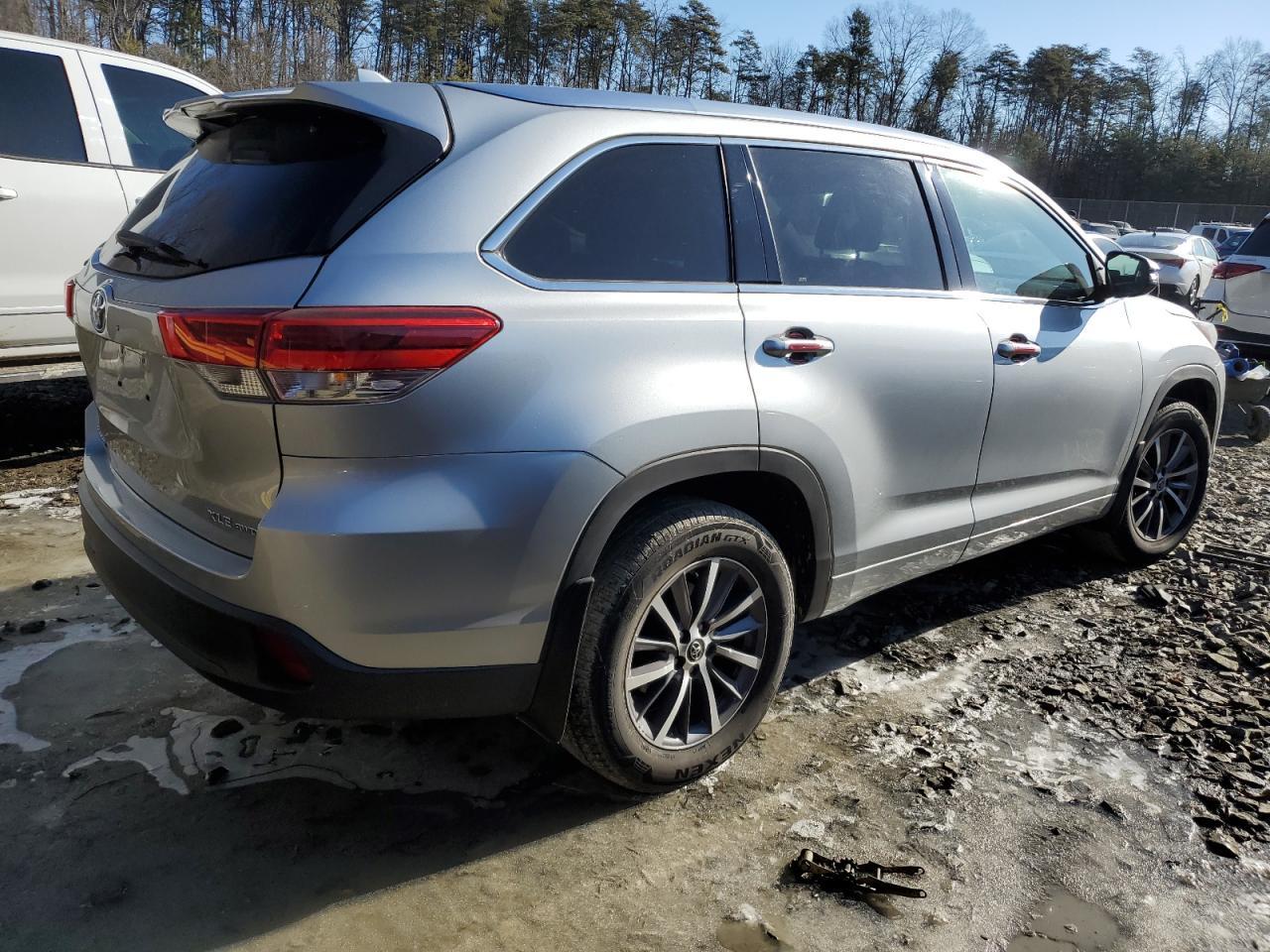 2018 TOYOTA HIGHLANDER