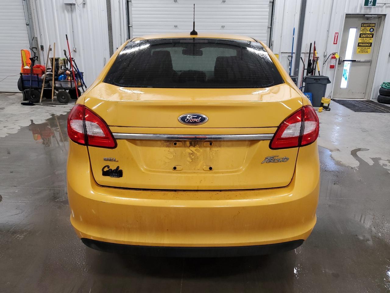 2011 FORD Fiesta