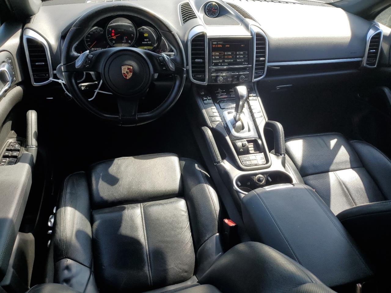2014 PORSCHE CAYENNE