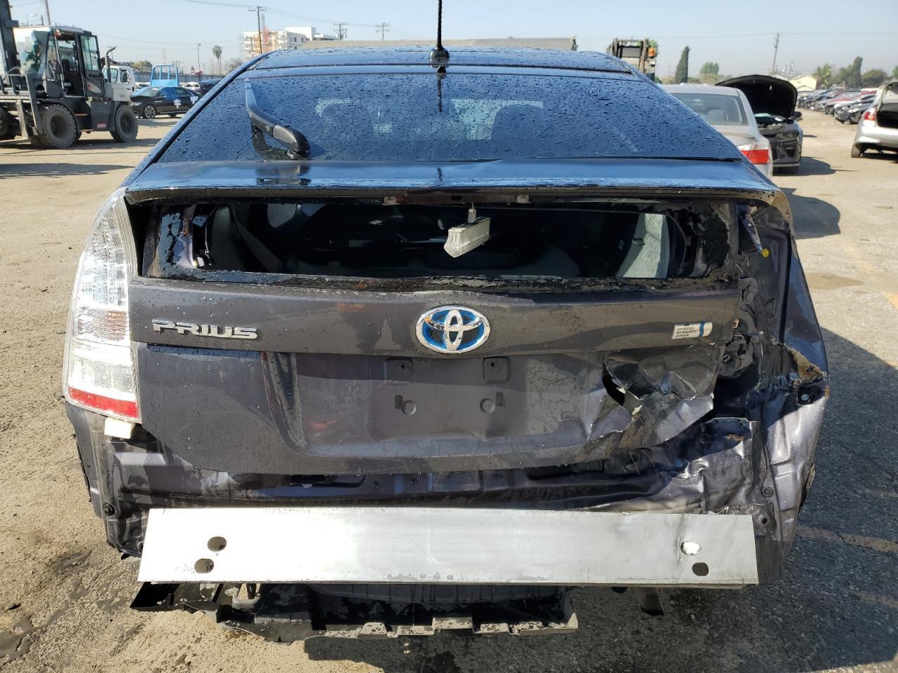 2011 TOYOTA PRIUS