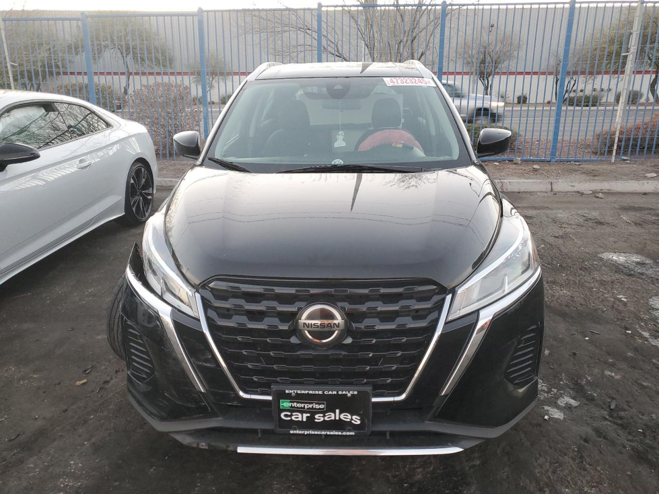 2021 NISSAN KICKS