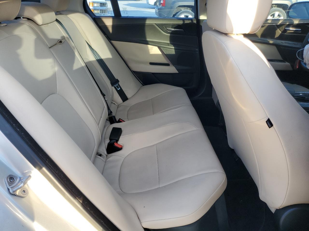 2017 JAGUAR XE