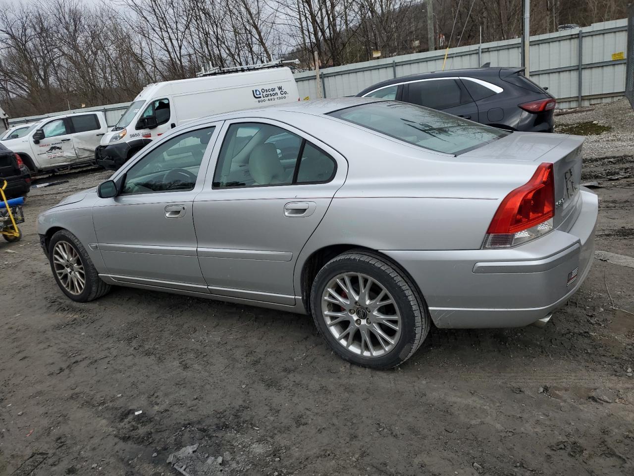 2005 VOLVO S60