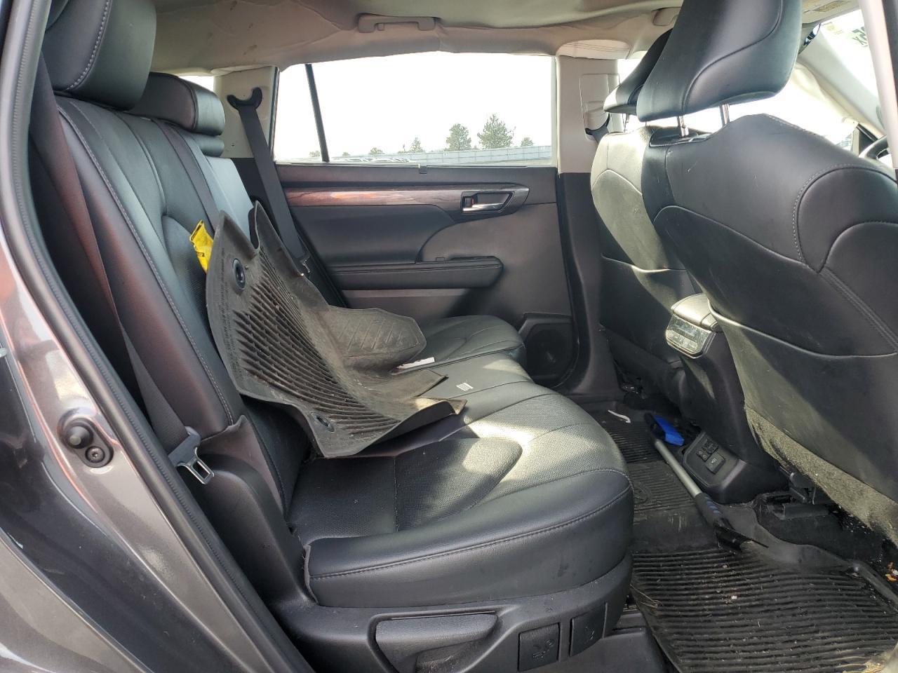 2022 TOYOTA HIGHLANDER
