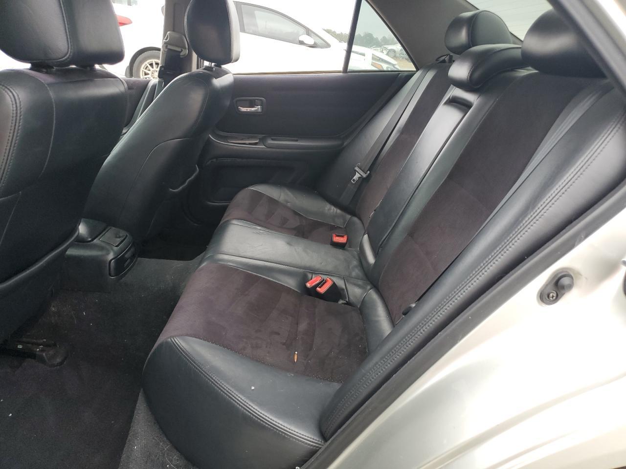 2001 LEXUS IS 300