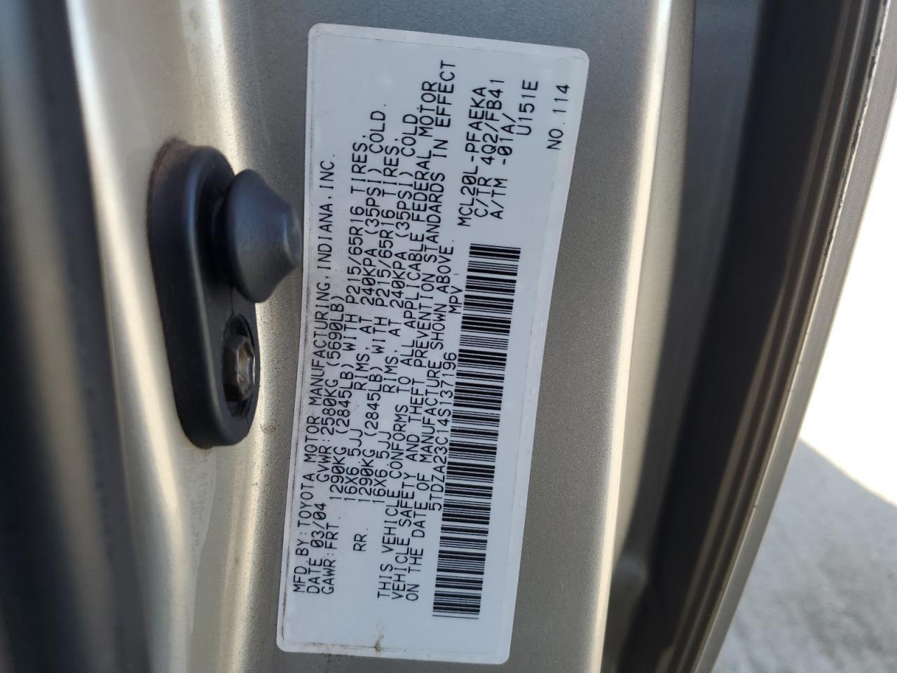 2004 TOYOTA SIENNA