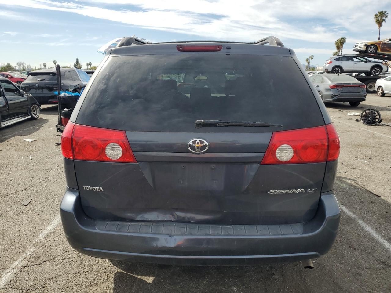 2008 TOYOTA SIENNA