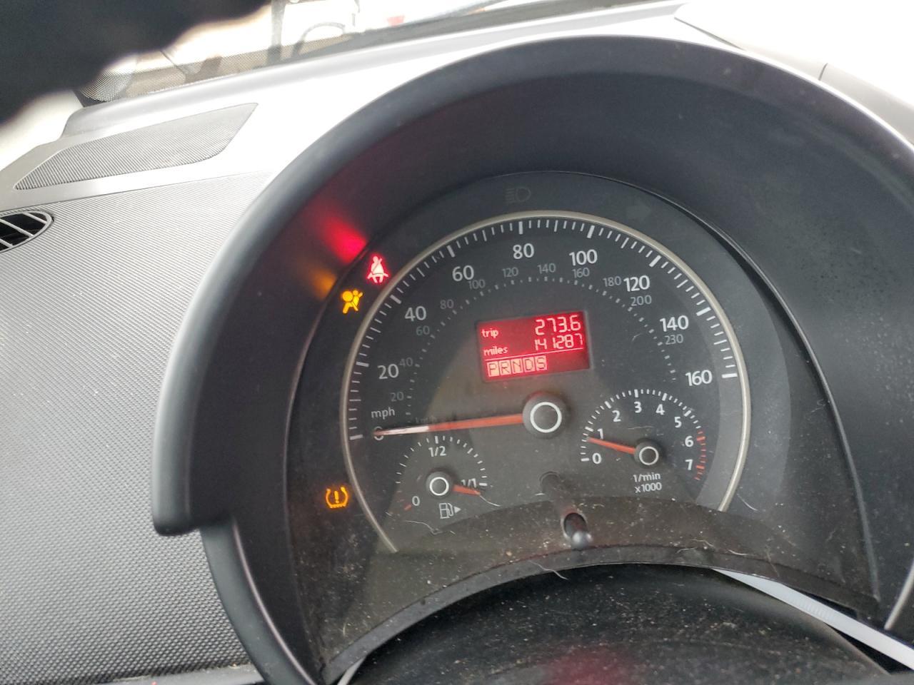 2010 VOLKSWAGEN Beetle