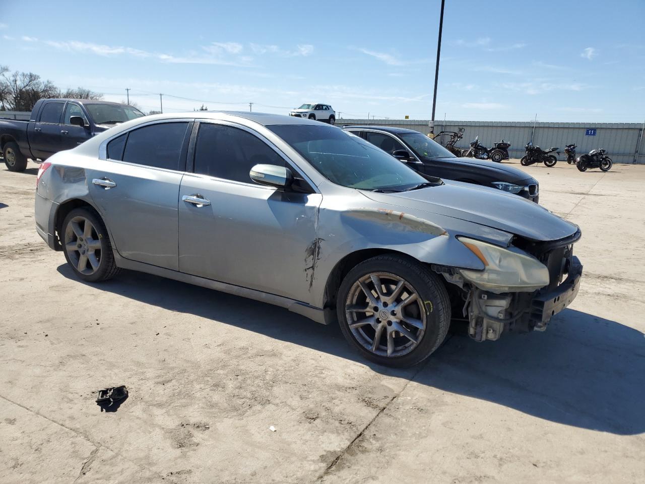 2009 NISSAN Maxima