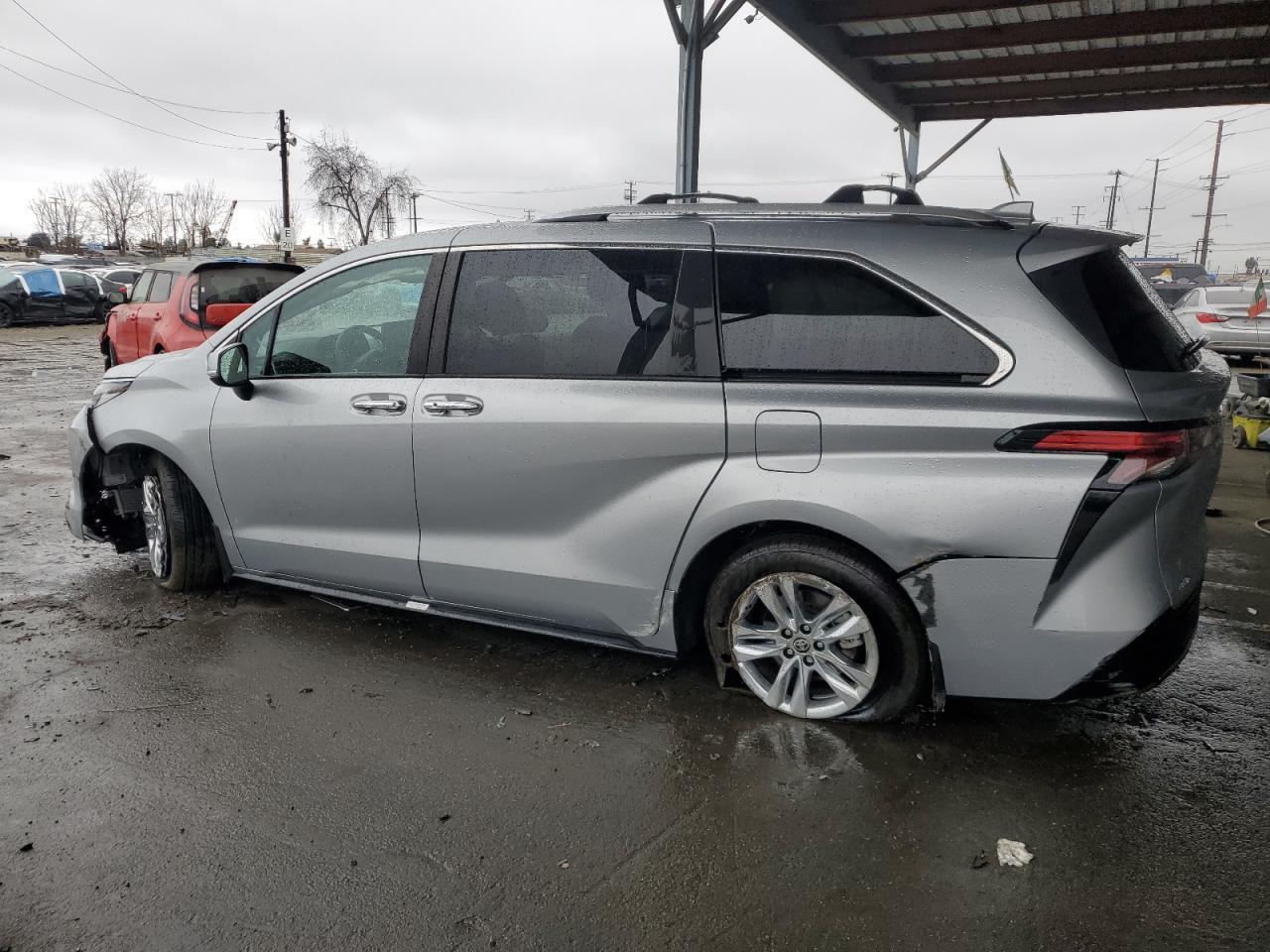 2023 TOYOTA SIENNA