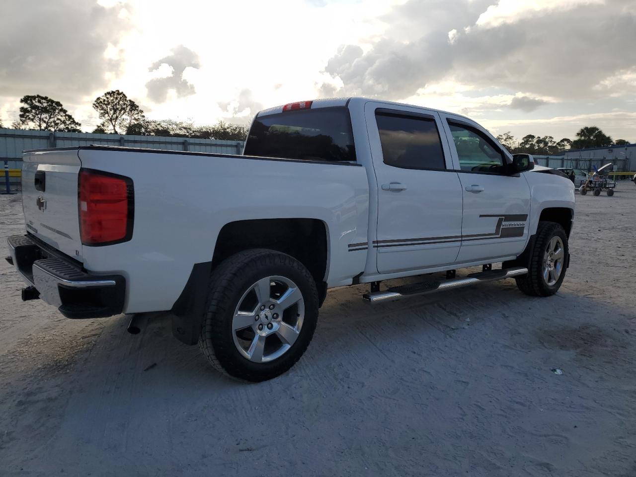 2018 CHEVROLET Silverado