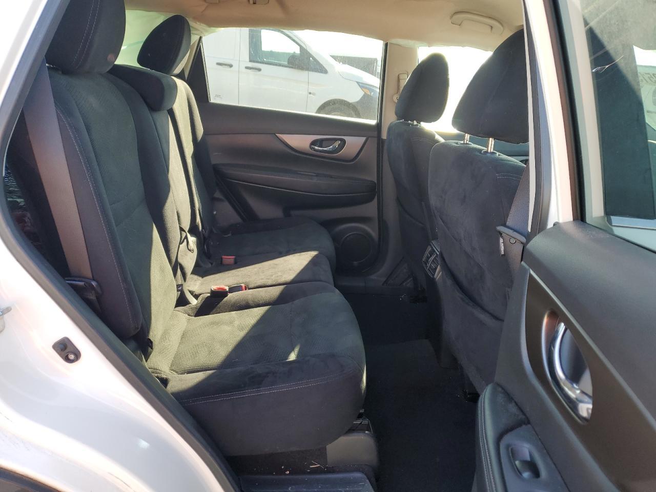 2015 NISSAN ROGUE