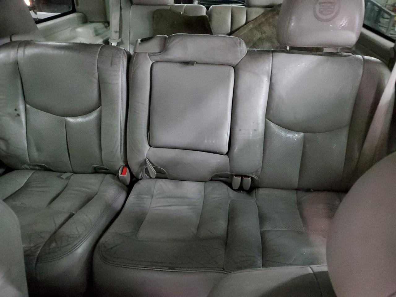 2004 CADILLAC ESCALADE
