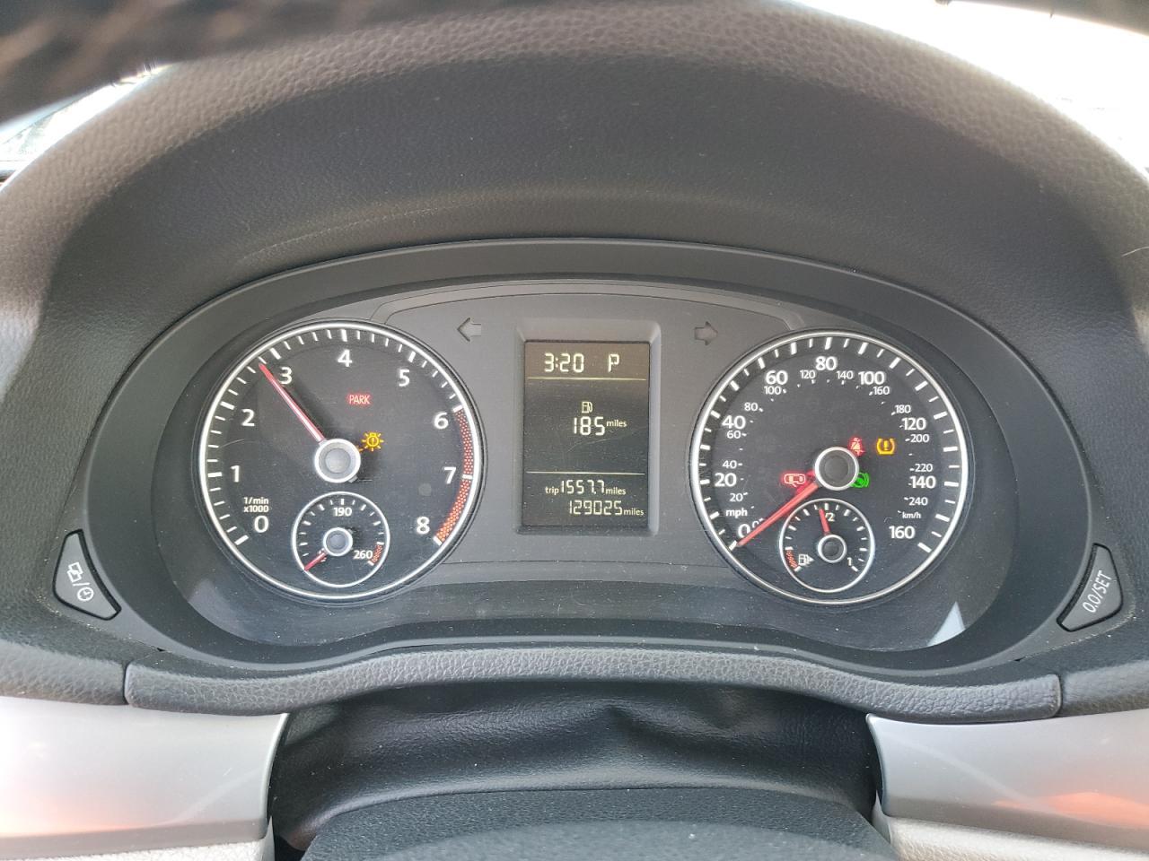 2014 VOLKSWAGEN Passat