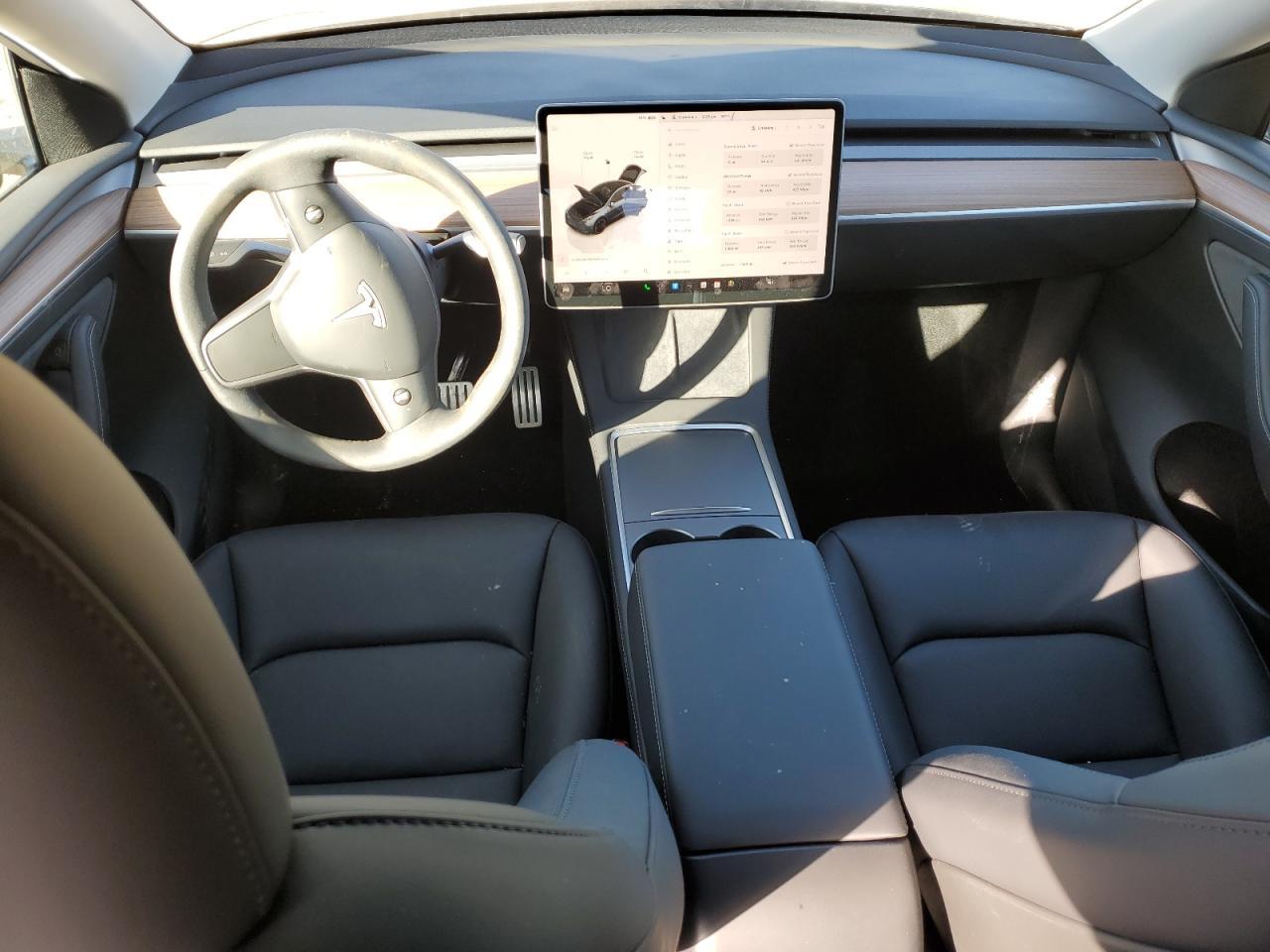 2025 TESLA MODEL Y