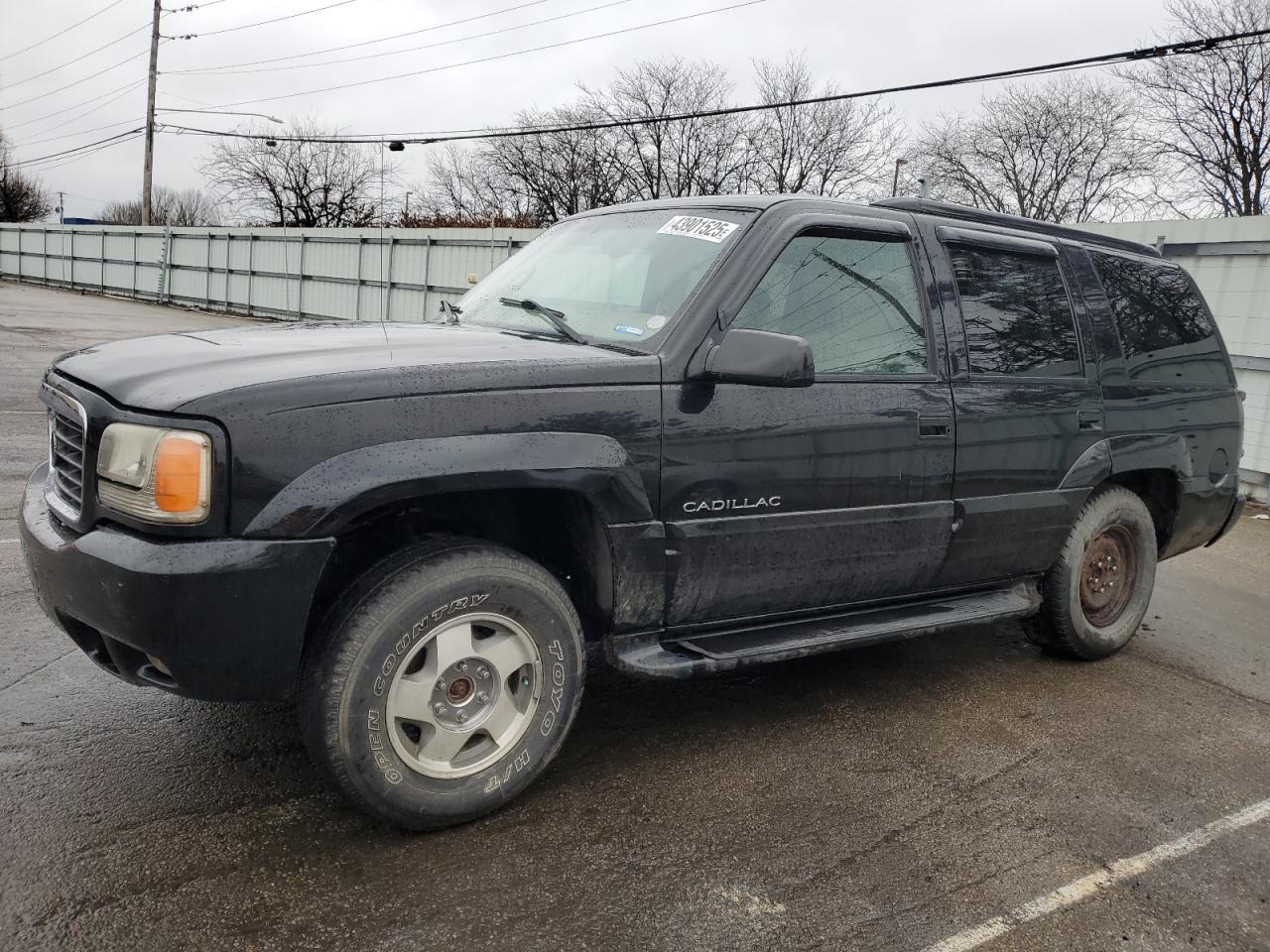 2000 CADILLAC ESCALADE