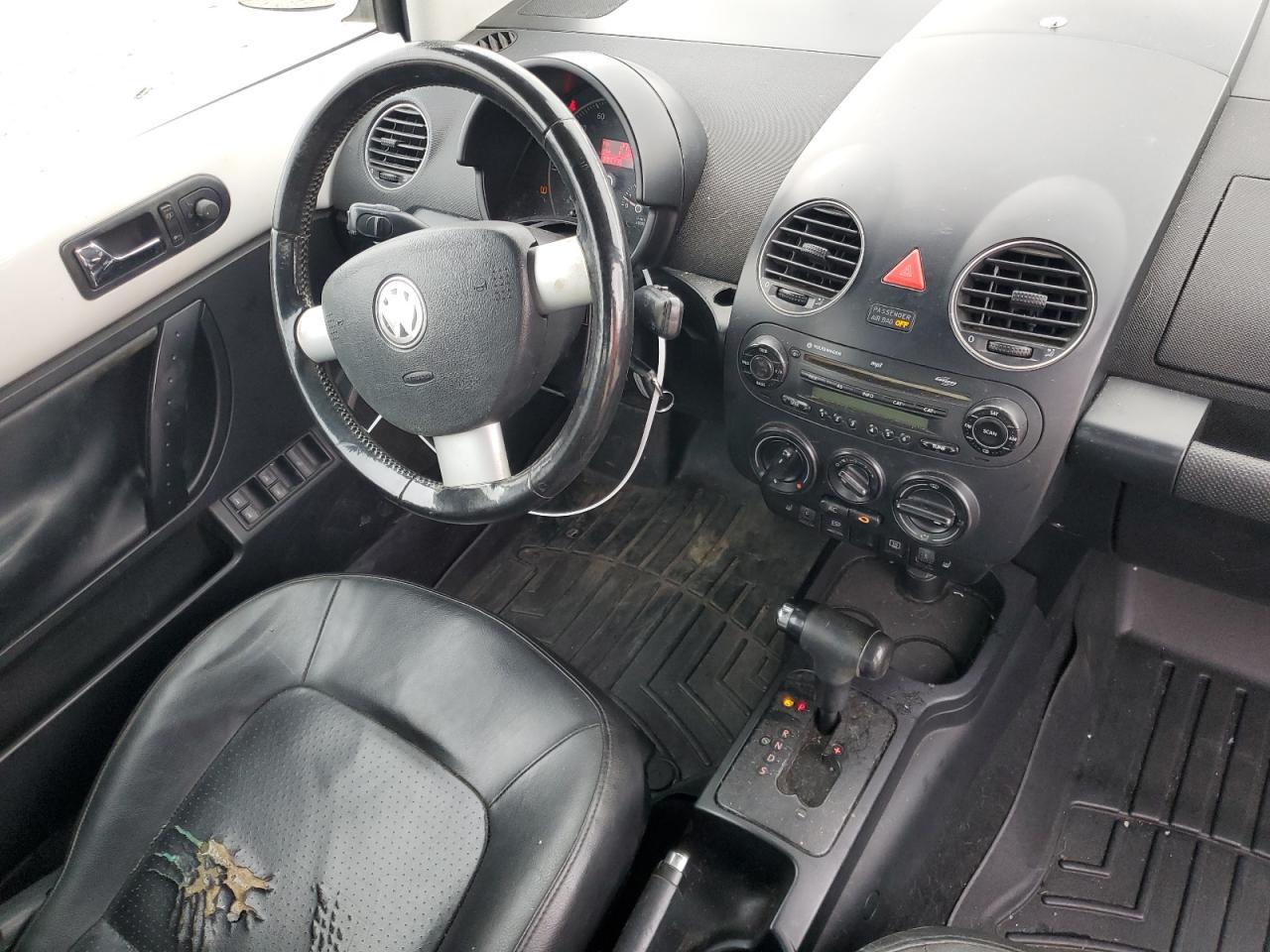 2010 VOLKSWAGEN Beetle