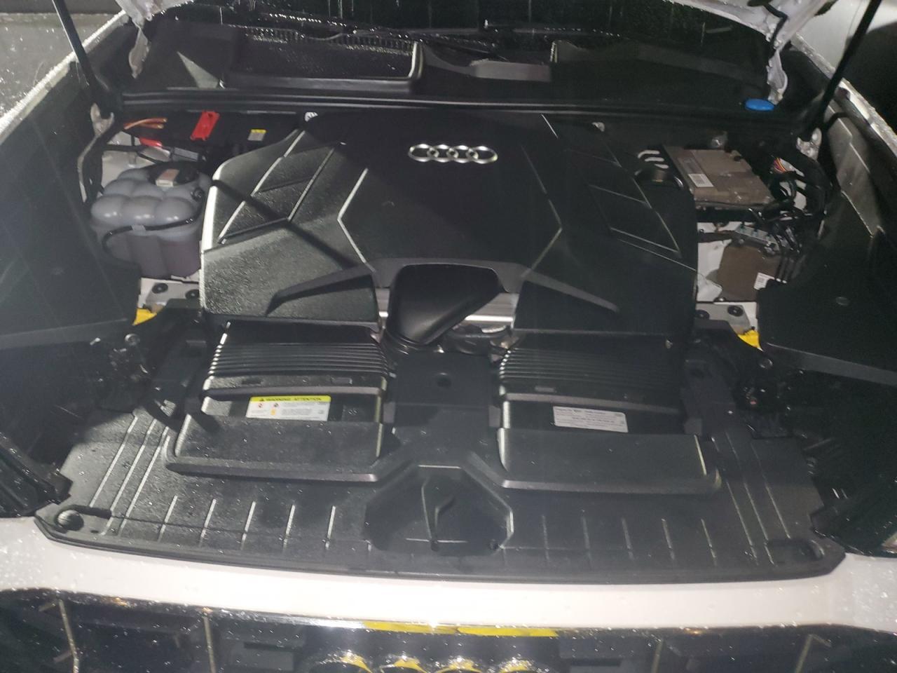 2021 AUDI Q8