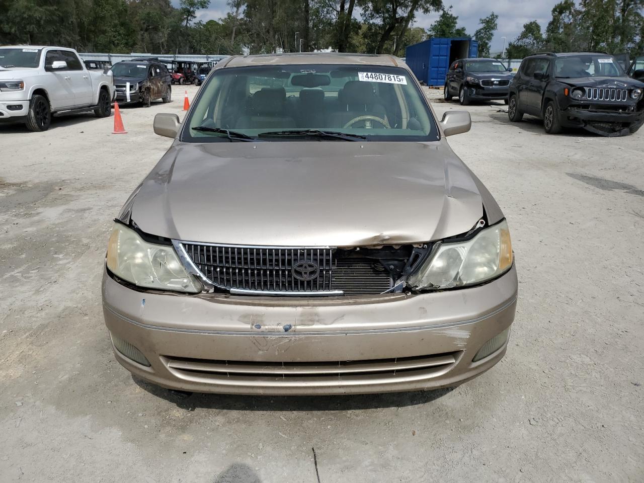 2001 TOYOTA Avalon