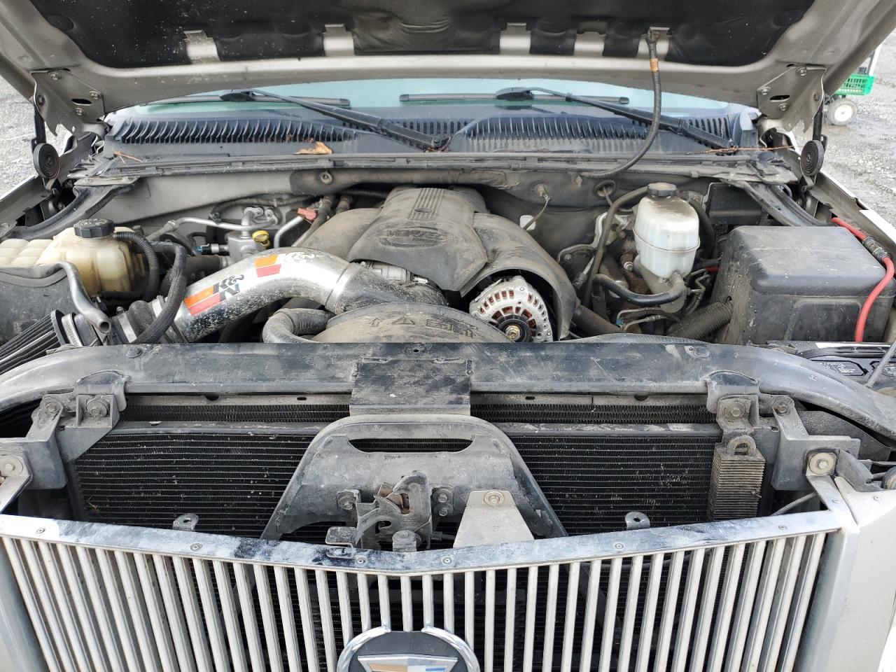 2004 CADILLAC ESCALADE