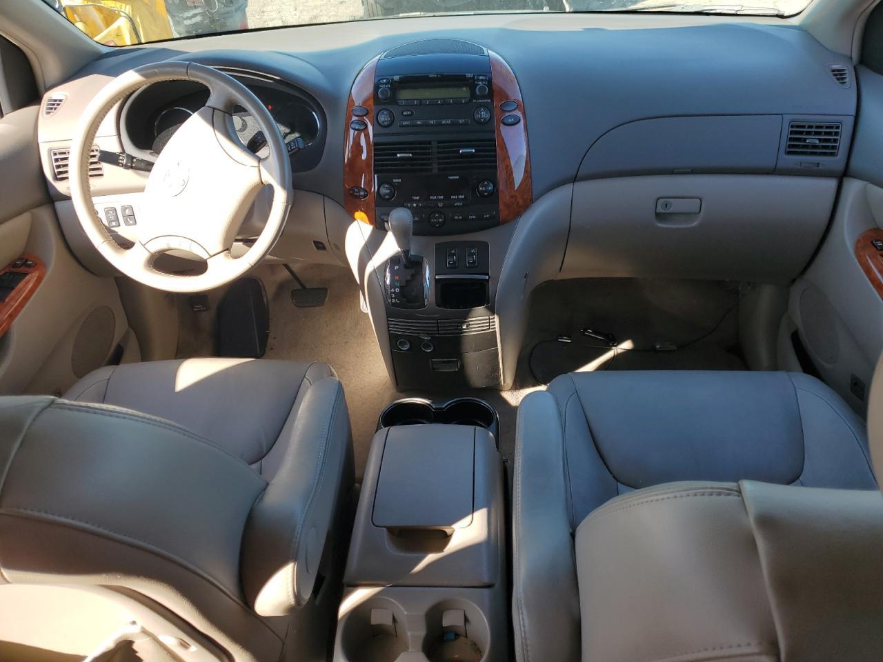 2008 TOYOTA SIENNA