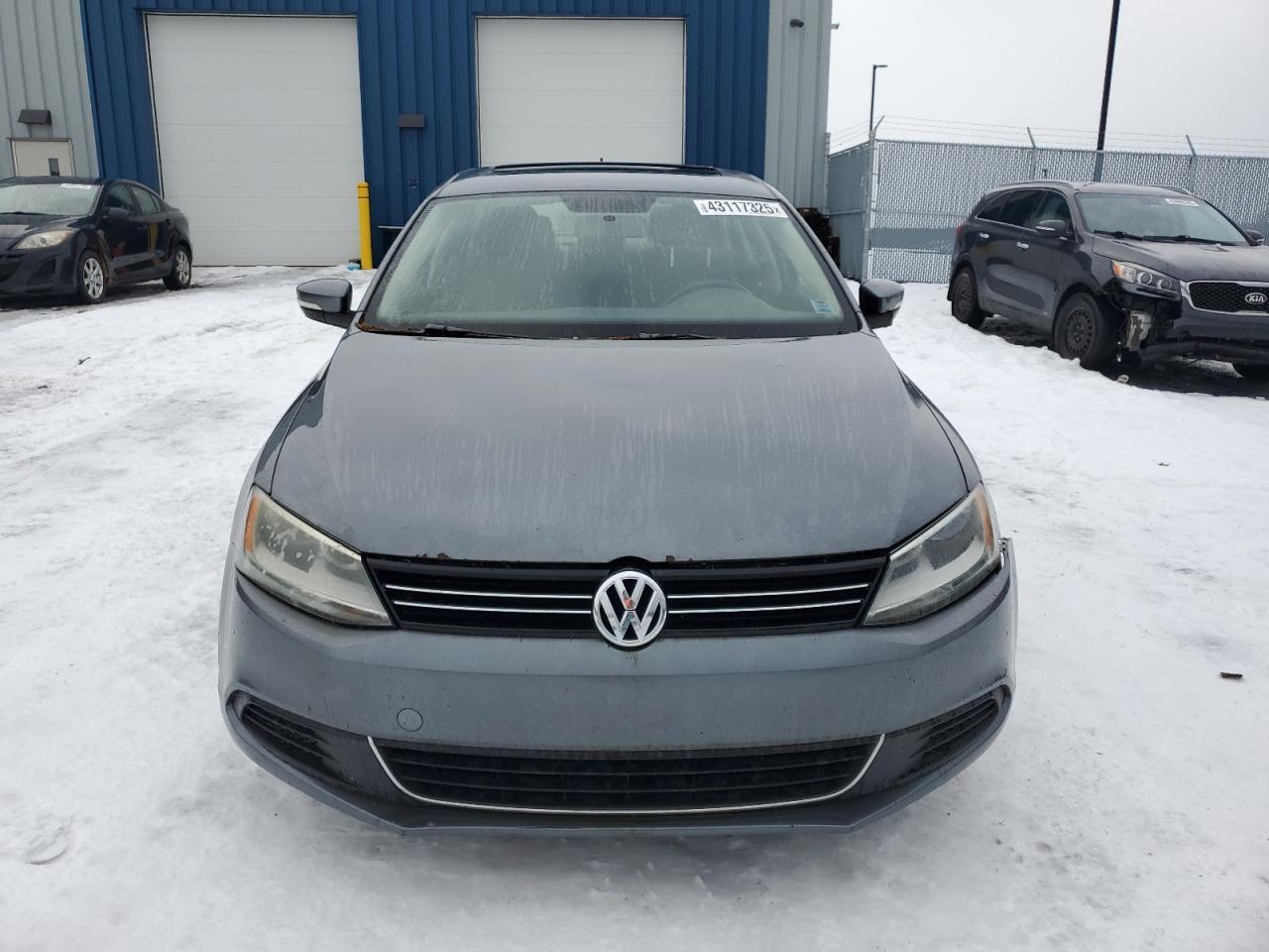 2011 VOLKSWAGEN JETTA