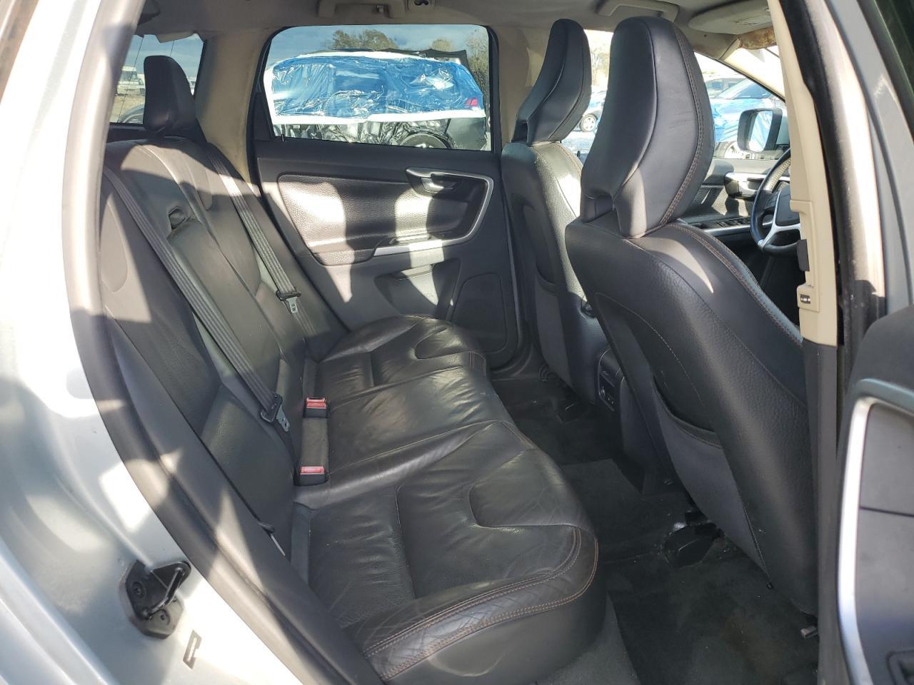 2011 VOLVO XC60