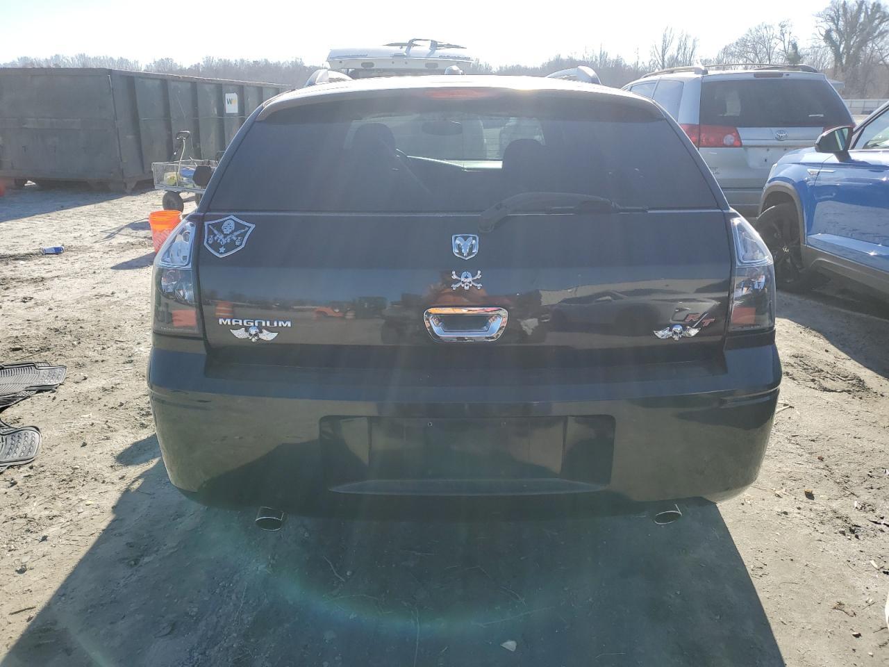 2005 DODGE MAGNUM