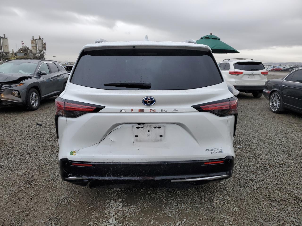 2024 TOYOTA SIENNA
